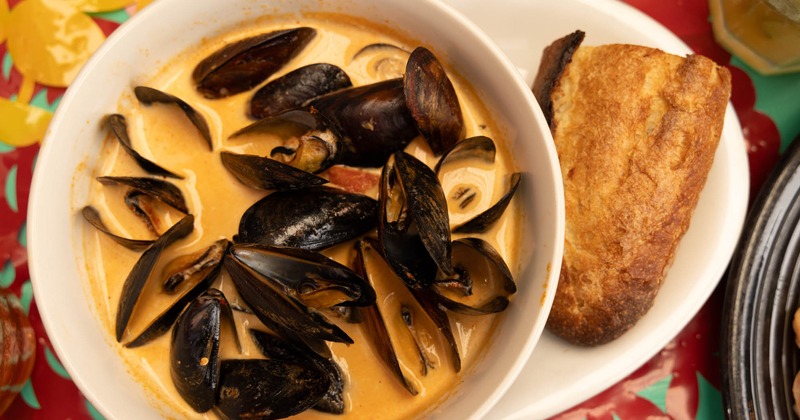 Mussels in a soup bowl