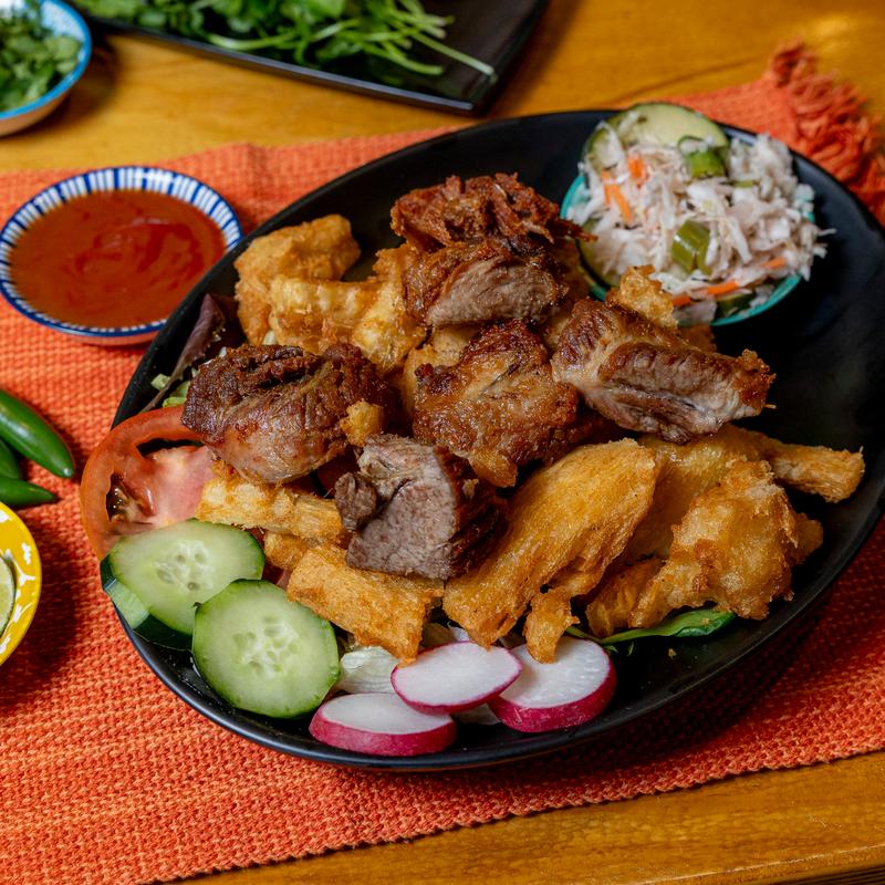 menu item 14 of 18, Yuca con Fritada