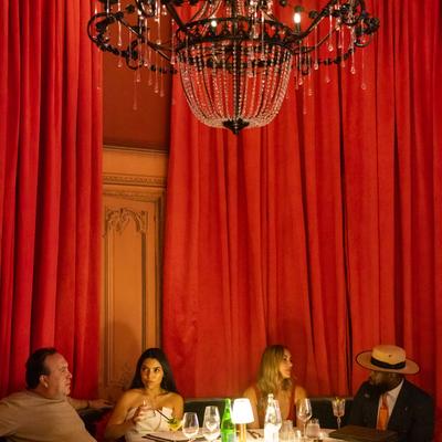 FINE SEATING AT CALLE DRAGONES.