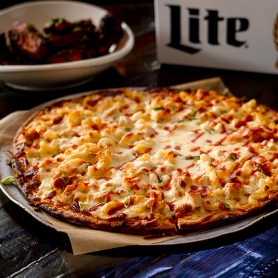 Siracha mac and cheese pasta.