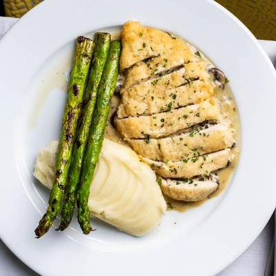 Creamy chicken marsala, top view.