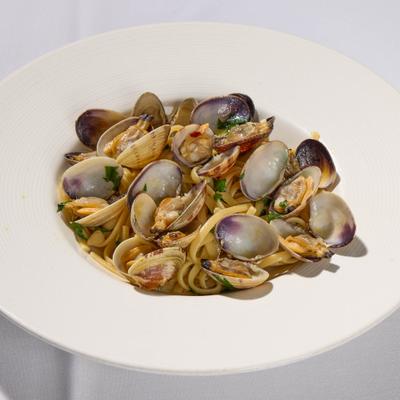Linguine pasta with clams.