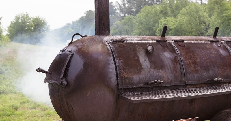 Exterior, smoker in action