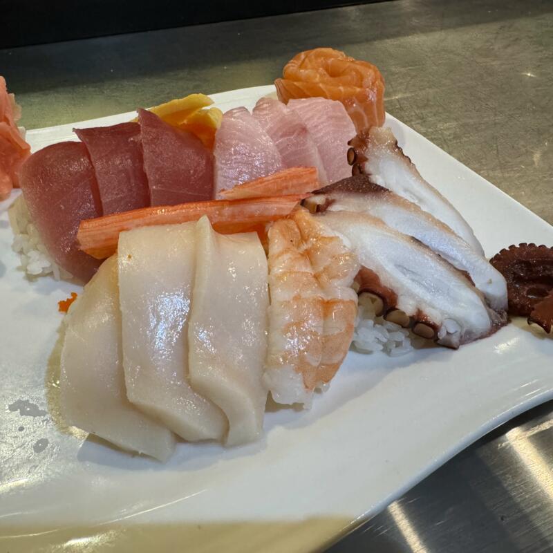 Chirashi Sushi Dinner photo