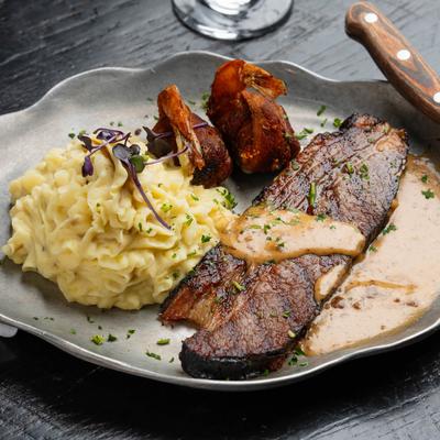 Brisket and shrimp in the plate