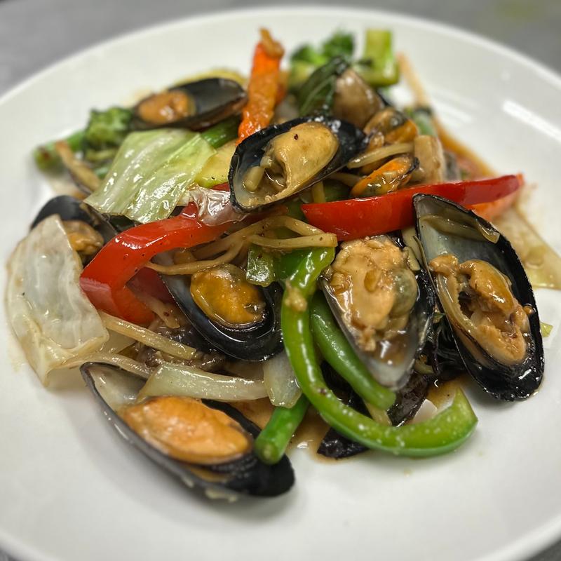 menu item 36 of 106, Mussels Basil