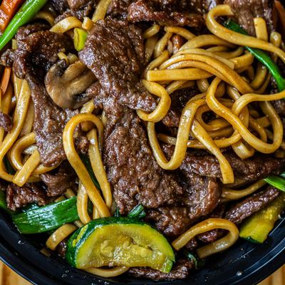 Beef Lo Mein, closeup.