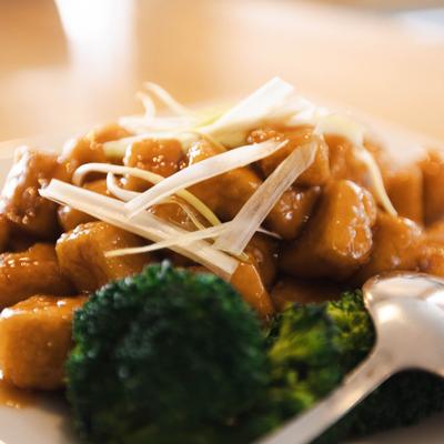 Glazed tofu and broccoli.