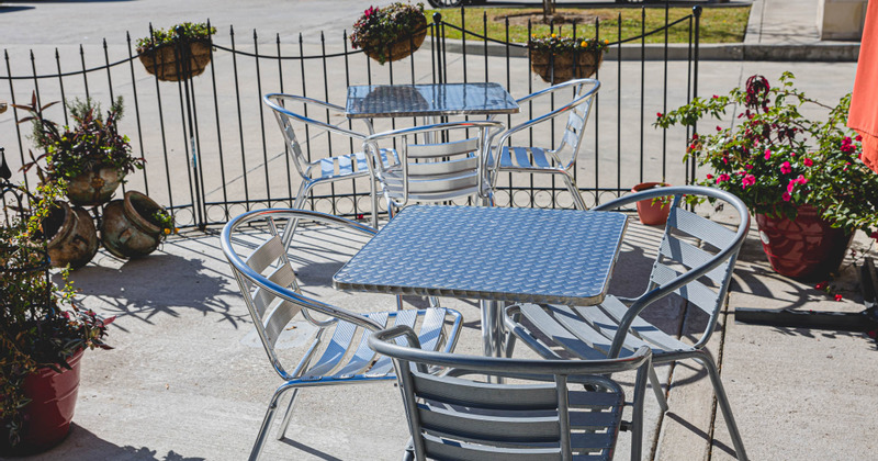 Exterior, tables outside