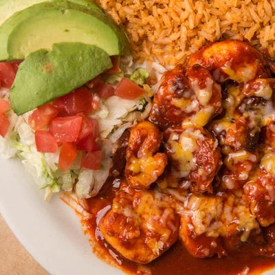 Shrimp in sauce, Spanish rice, pico de gallo and avocado