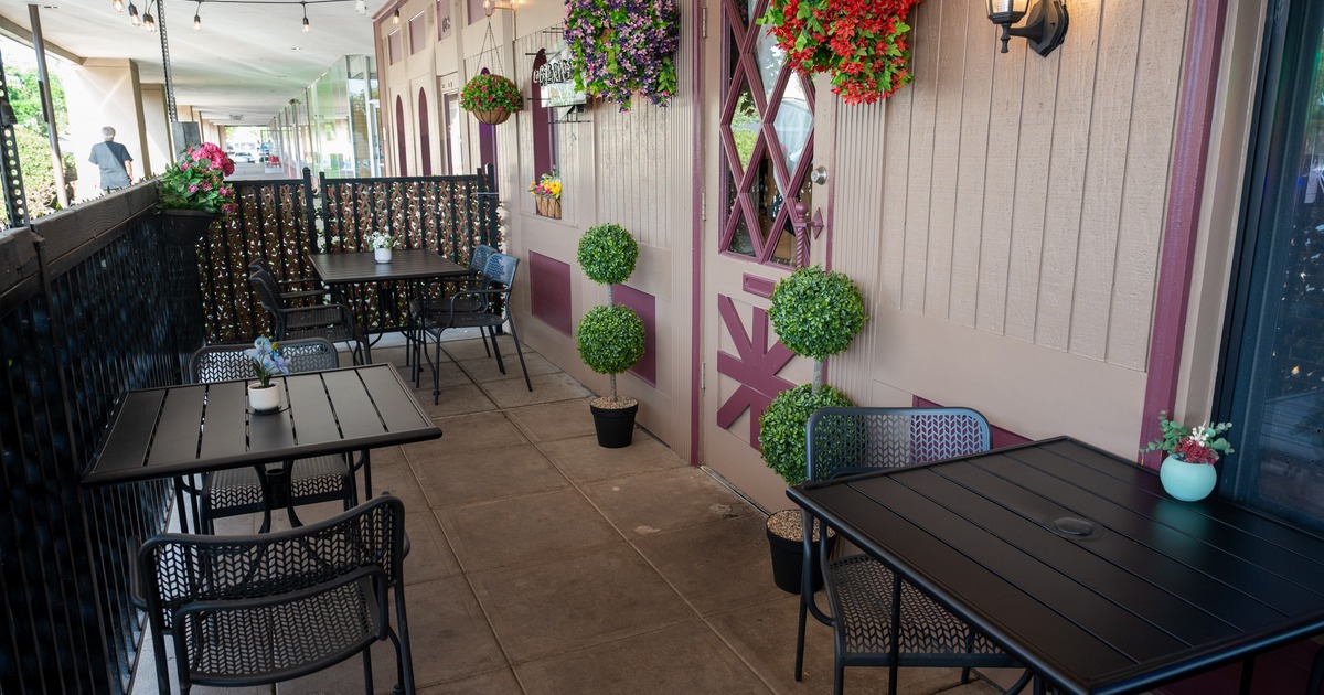 Exterior, patio seating area
