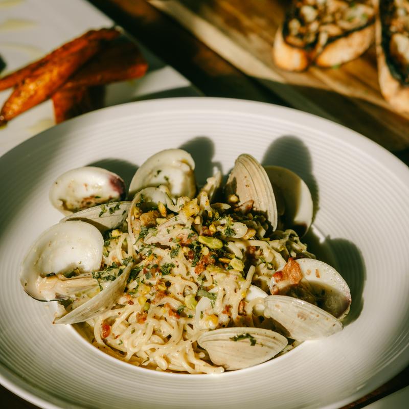 Vongole Al Pistacchio E Pancetta photo