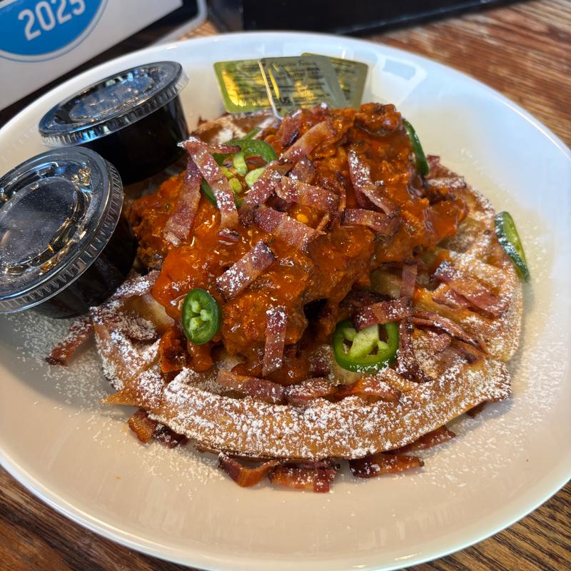 SPICY CHICKEN & WAFFLES photo