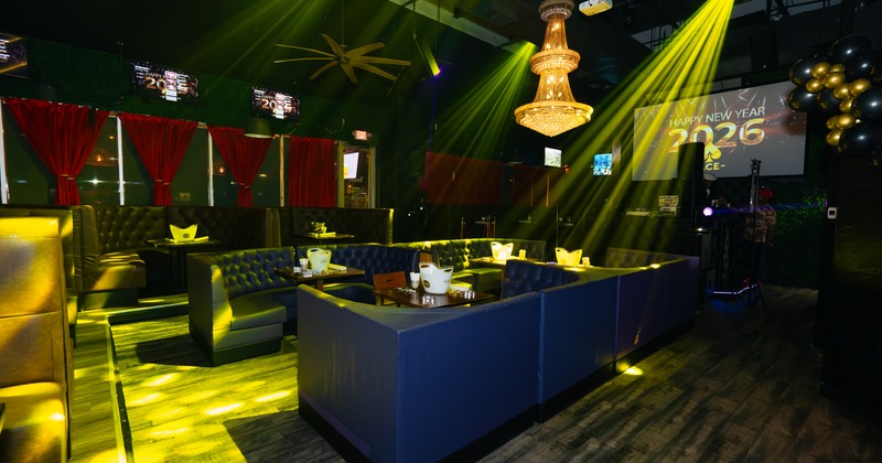 Diner area, booths tables, tv screens