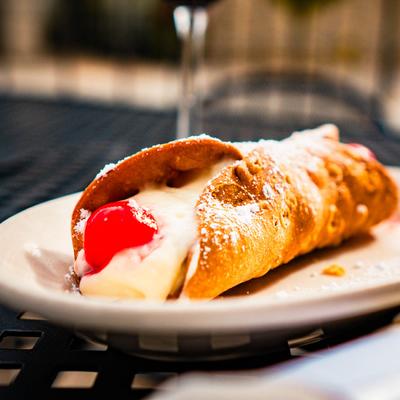 Traditional Italian Cannoli.