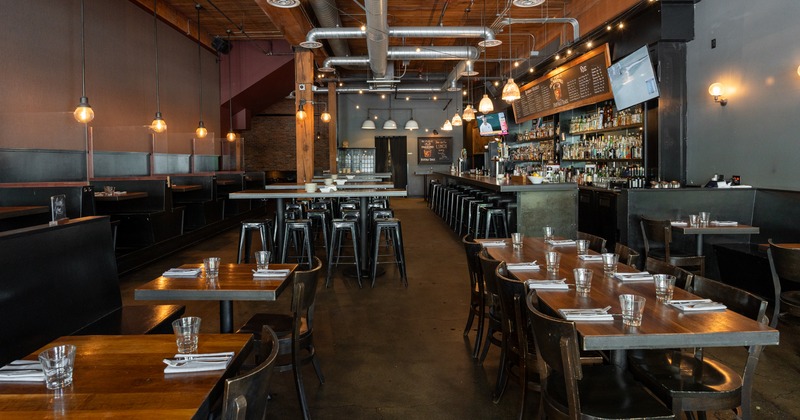 Diner area, wide view