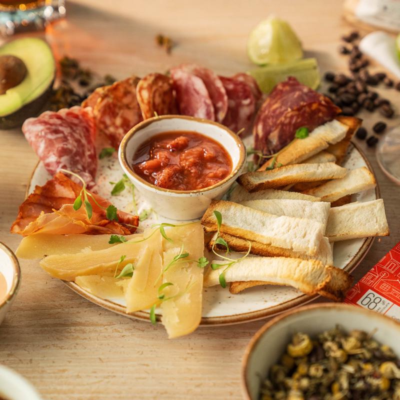 Charcuterie Plato photo