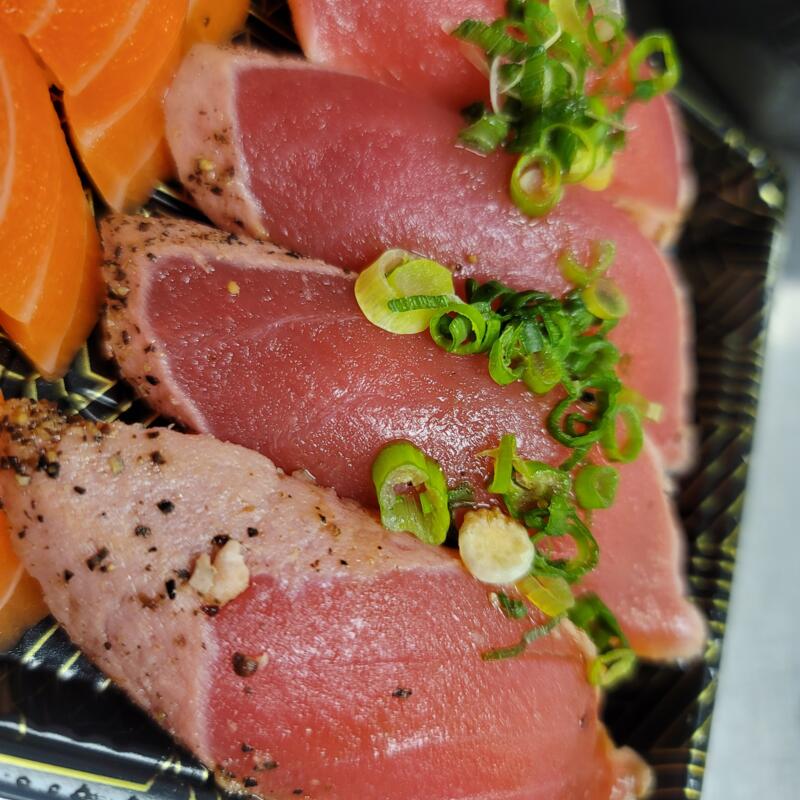Seared Tuna (Tuna Tataki) * photo