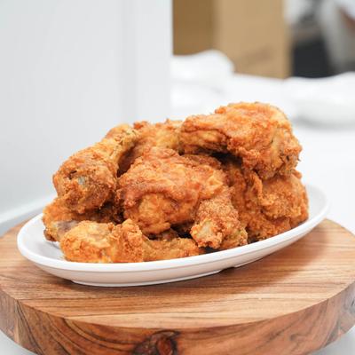 A plate of fried chicken.