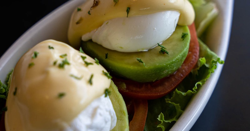 Eggs benedict