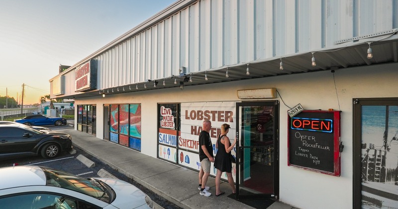 Exterior, side view to restaurant