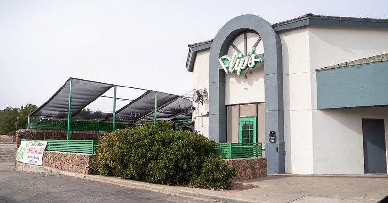 Exterior, front side of restaurant, entrance, sign above