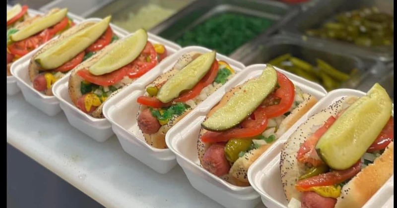 Mini hot dogs, with toppings