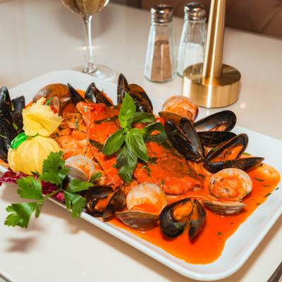 Linguine Ai Frutti Di Mare top view.