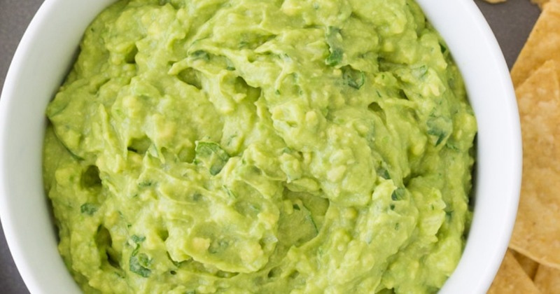 Guacamole and nachos