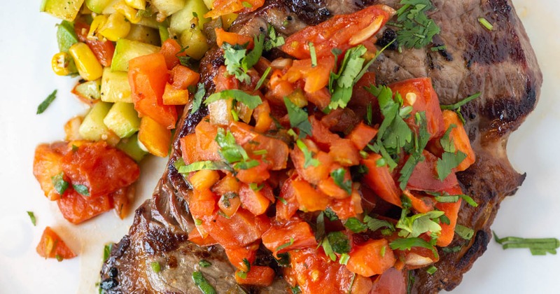 Rib eye steak a la Mexicana, dish closeup