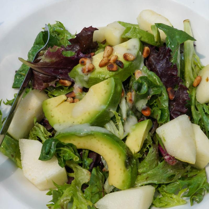 Ensalada De Aguacate Y Pera photo