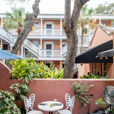 Restaurant, outdoors