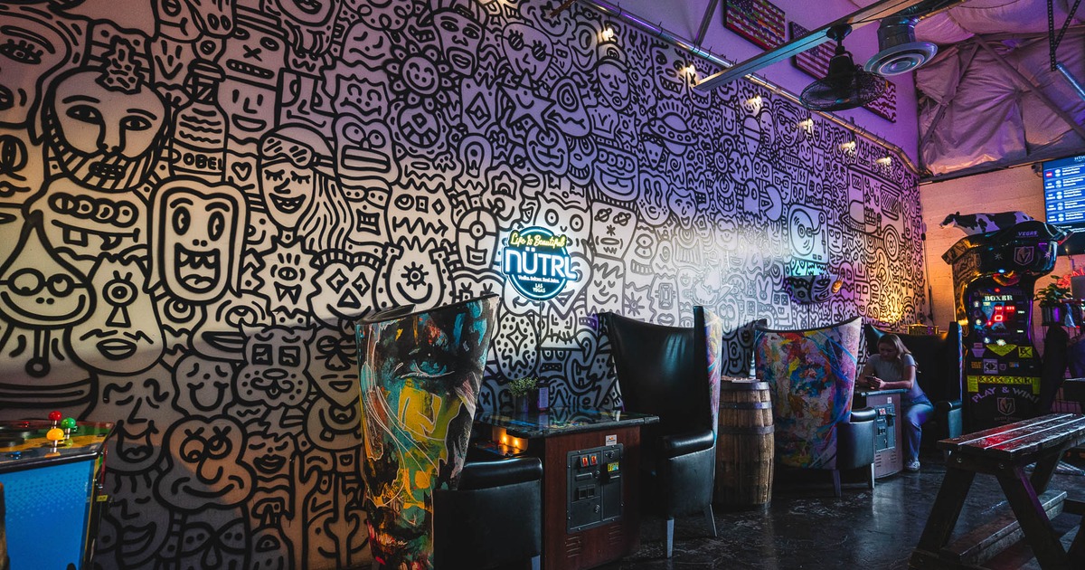 Game room, doodle pattern wall