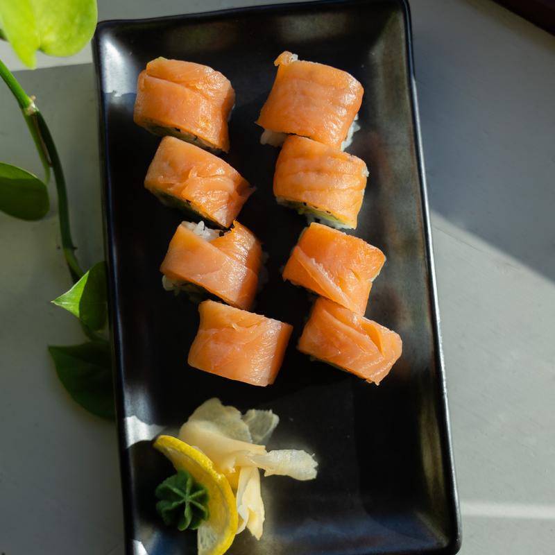 Salmon & Avocado Roll photo