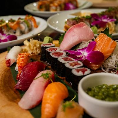 Sushi & Sashimi Combo.