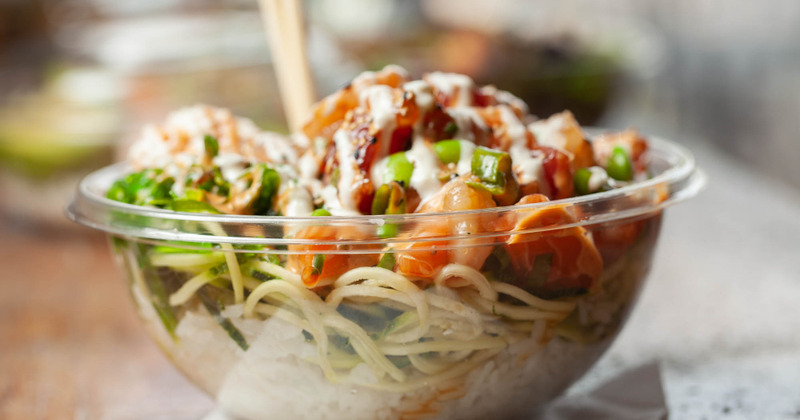 Mixed salad with fish, vegetables and pasta