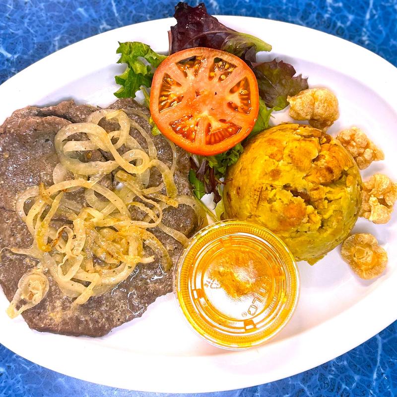 48-Bistec Encebollado photo