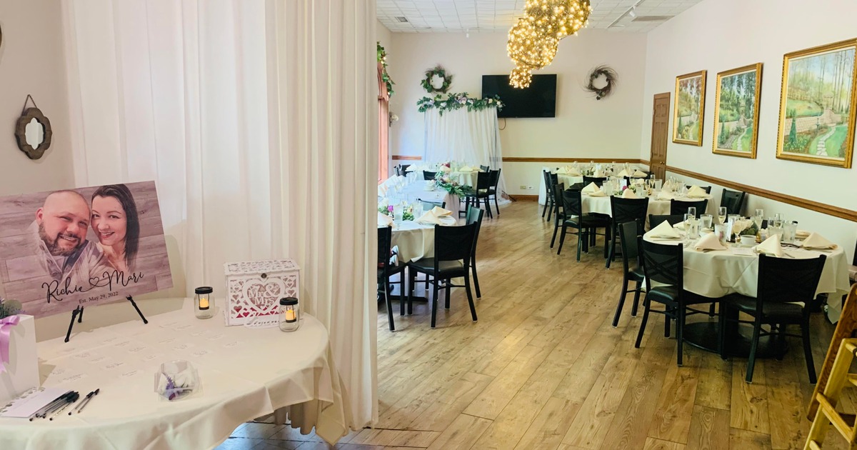 Four Seasons dining area