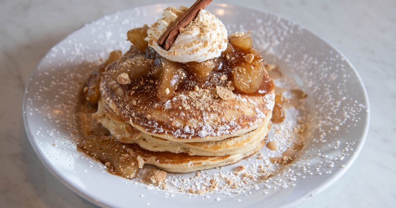 Apple pie pancakes, served