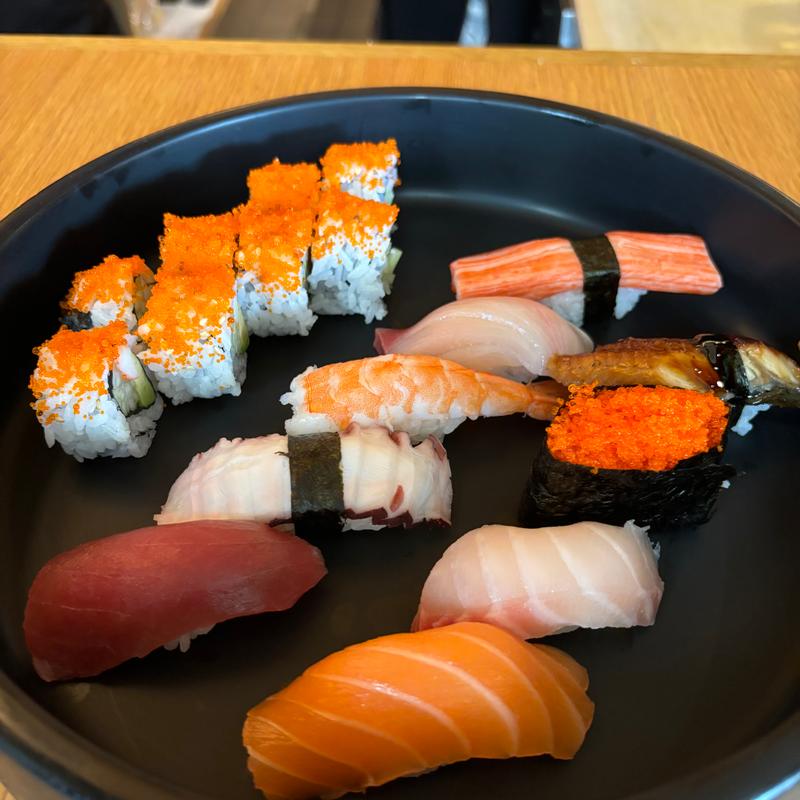 Sushi Deluxe photo