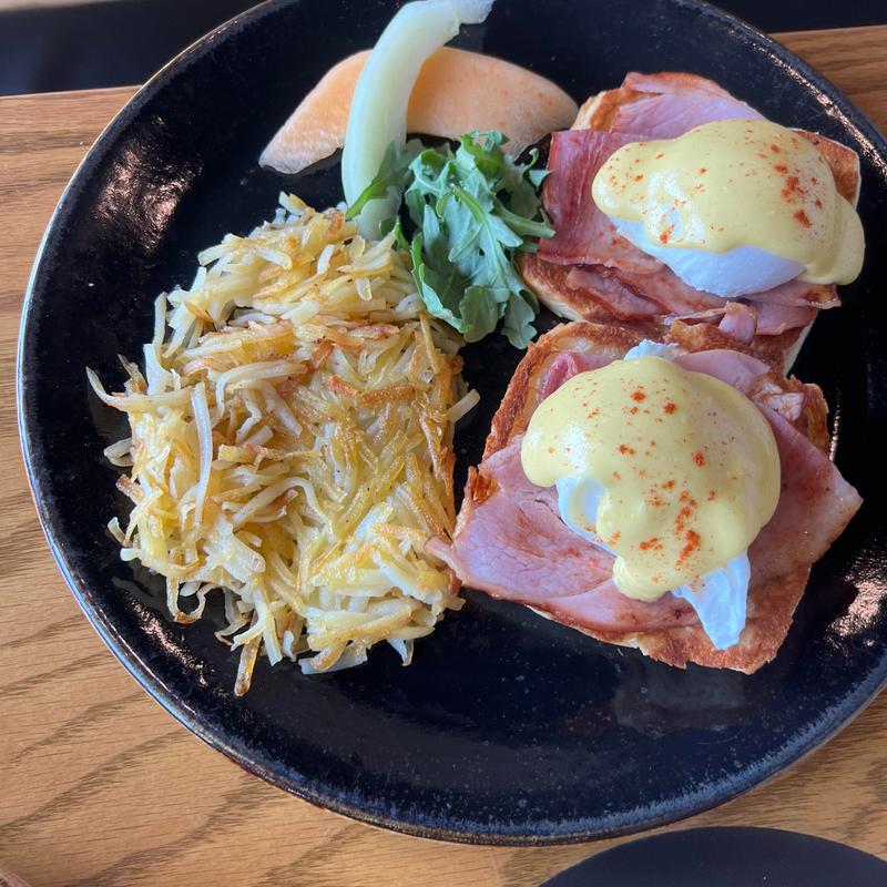 Eggs Benedict photo