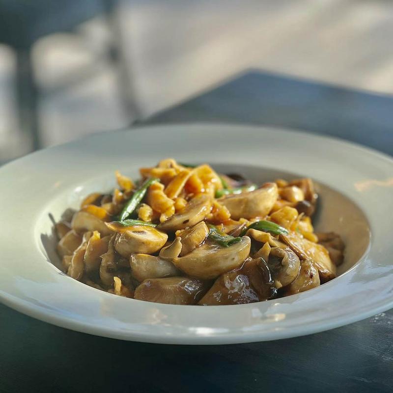 menu item 26 of 35, Mushroom Chicken