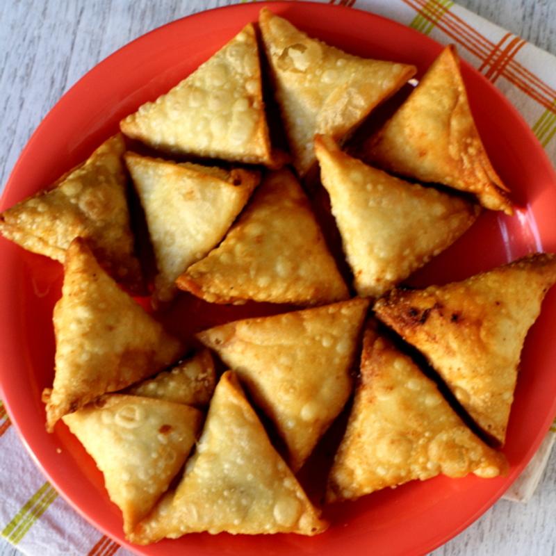 Spicy Onion Samosa (8 Pcs) photo