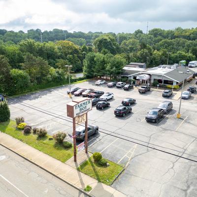 A wide shot of the restaurant's entire lot.