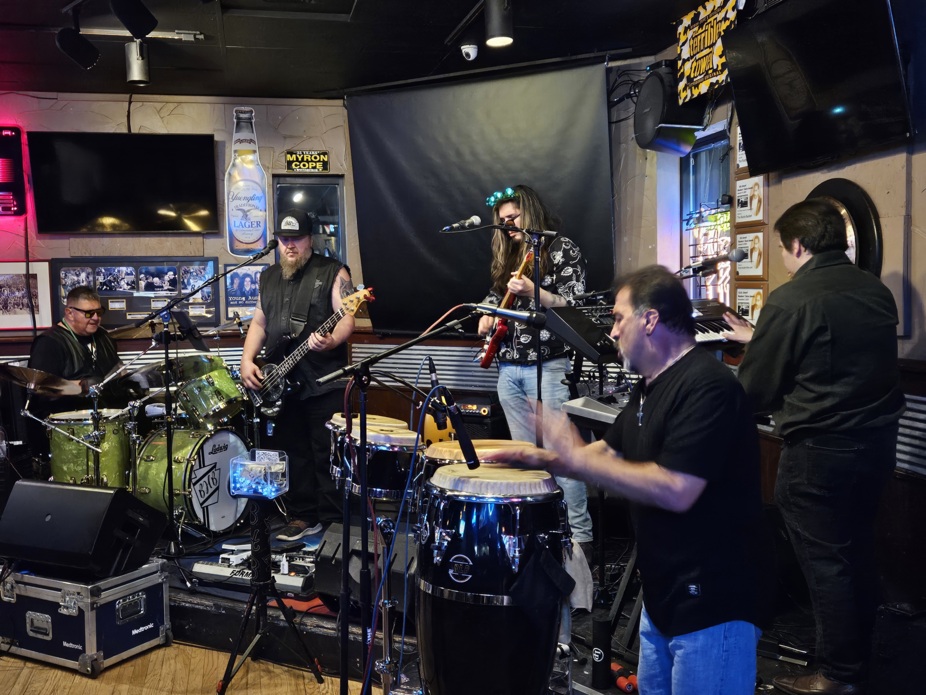 Brian Hornbuckle Band (7:00-10:30) event photo