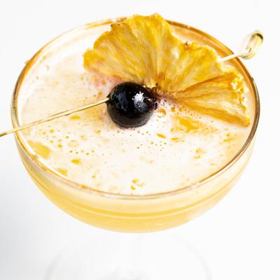 Algonquin cocktail, closeup