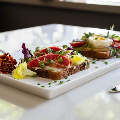 Open sandwich plate.