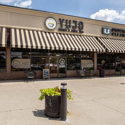 Yujo outside, outdoor seating area.