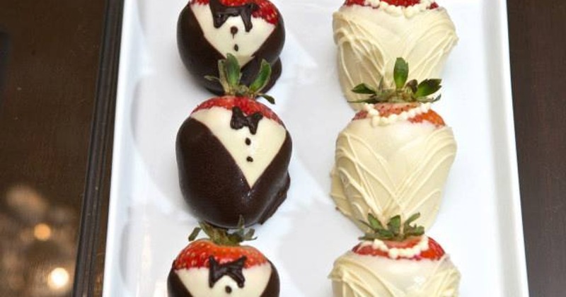 Tuxedo chocolate strawberries