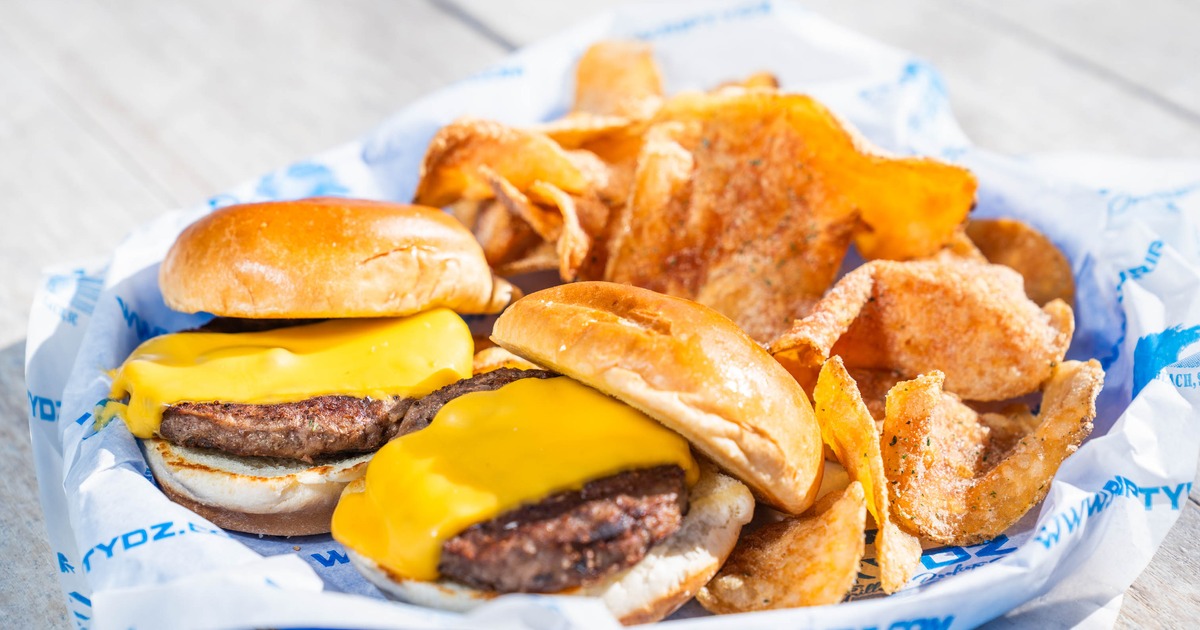 Kids Sliders served with chips